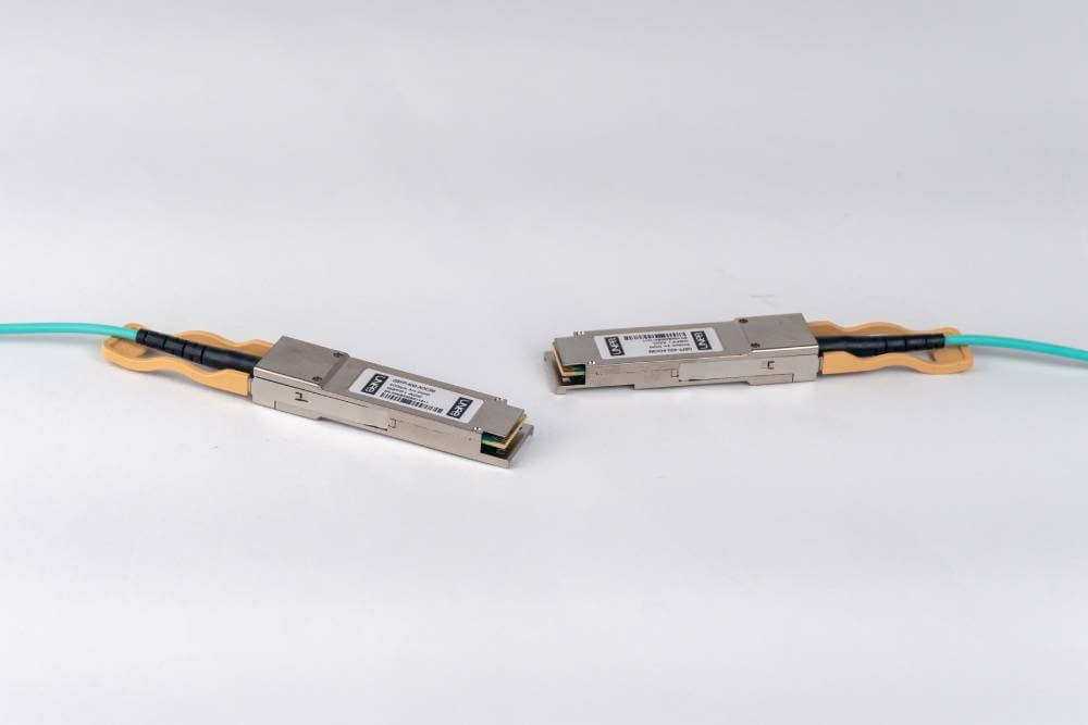 Cabo AOC QSFP+ 40G Unee QSFP-40G-AOC3M 3m