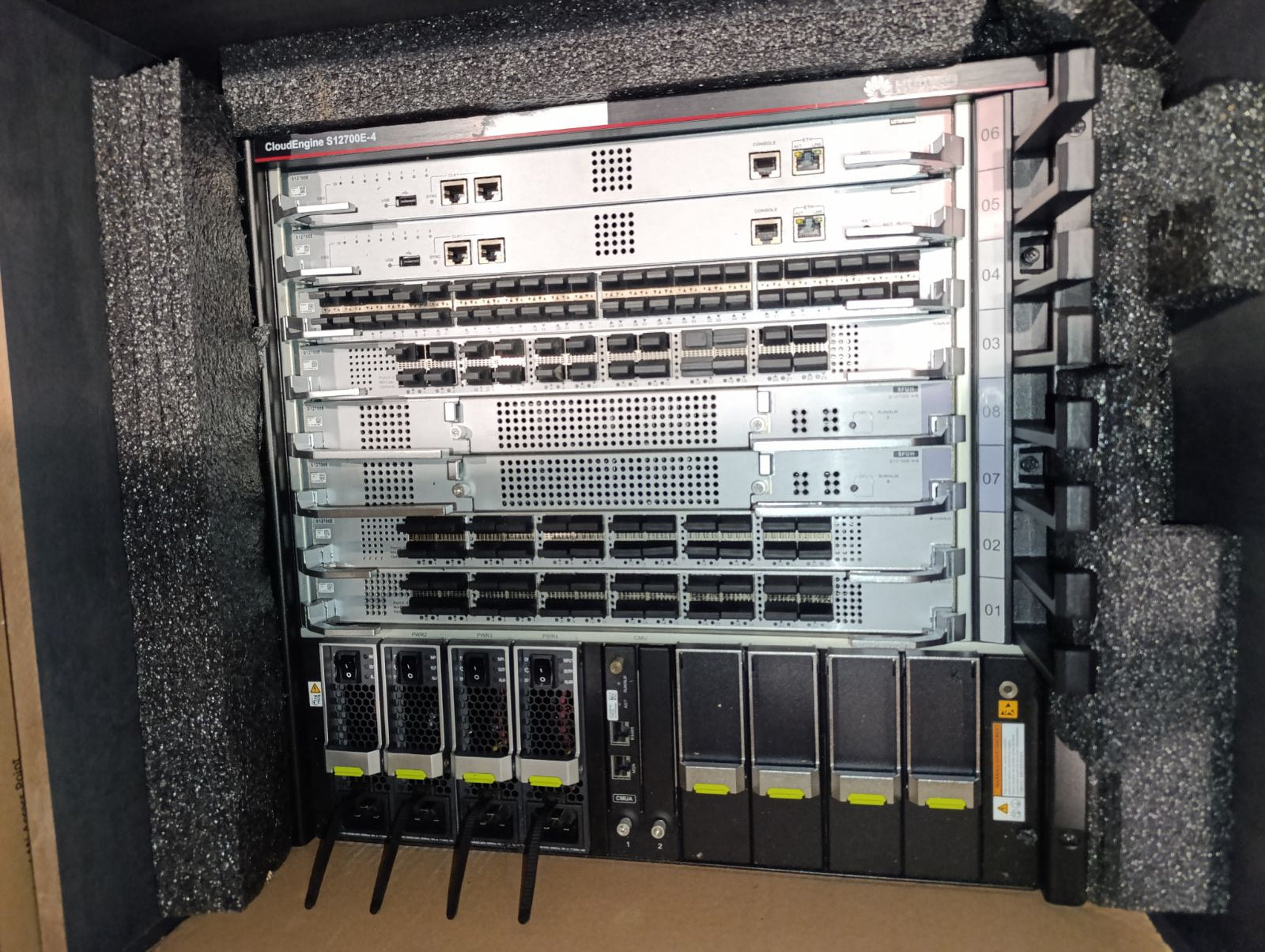 Kit Huawei S12700E-4 DC 24 Portas 100G Seminovo | Celeti Outlet