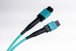 Cabo Óptico MTP-MTP OM3 12 Fibras (12FO) Unee - Tipo B, 7m, LSZH | Data Center